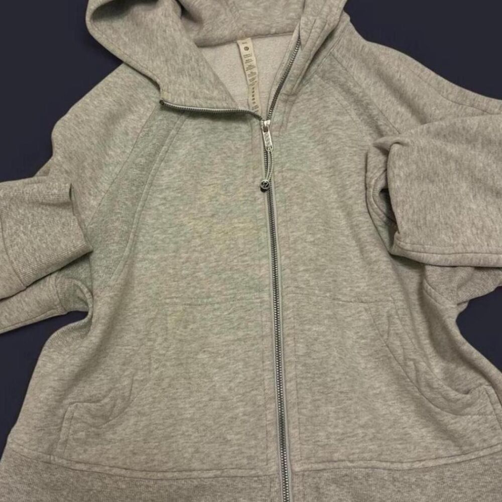 Lululemon Women's Grey Hoodie